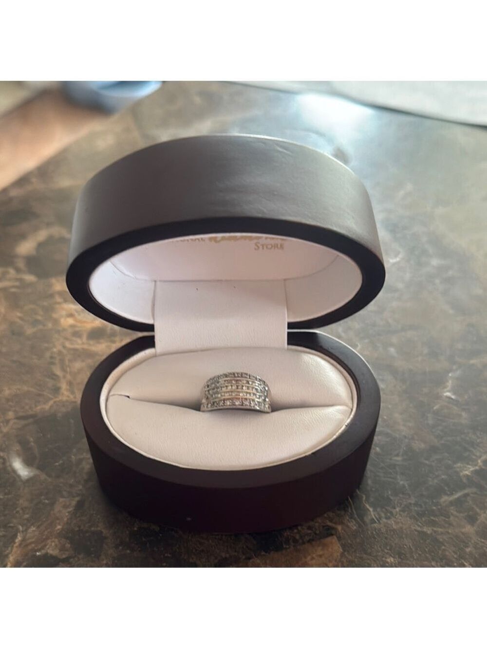 Elegant 10k Gold And Diamond Band Ring❤️